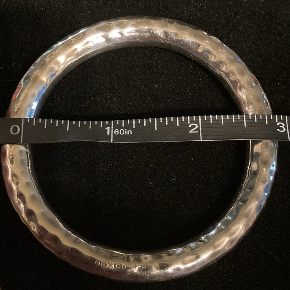 Mexico 925 stamped hammered bangle . Gorgeous design nice petina look to it - Picture 4 of 6